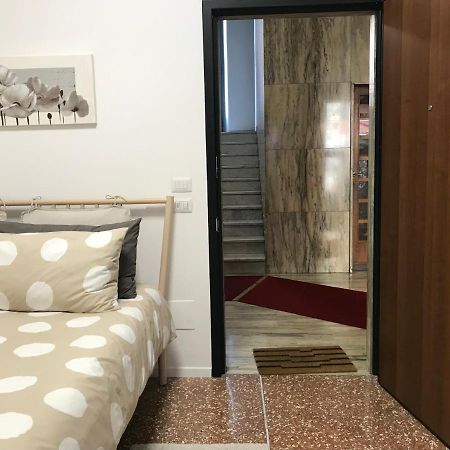 Studio 25 Apartment - Near Metro M3 Milán Exterior foto