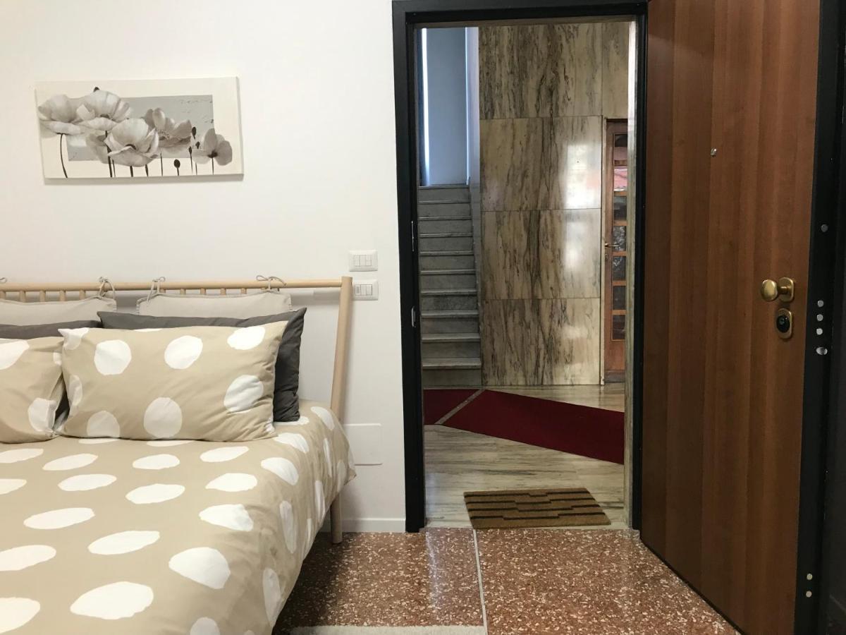 Studio 25 Apartment - Near Metro M3 Milán Exterior foto